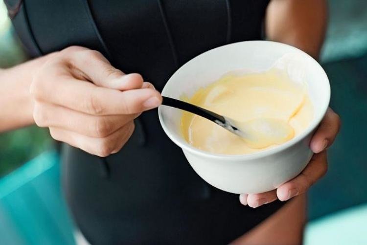 Masque de crème sure et de miel