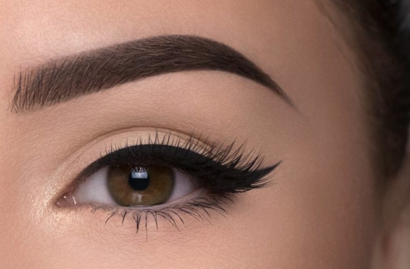 Maquillage de flèche