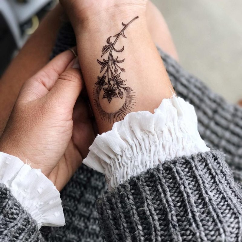 Beau tatouage temporaire avec imprimante et parfum