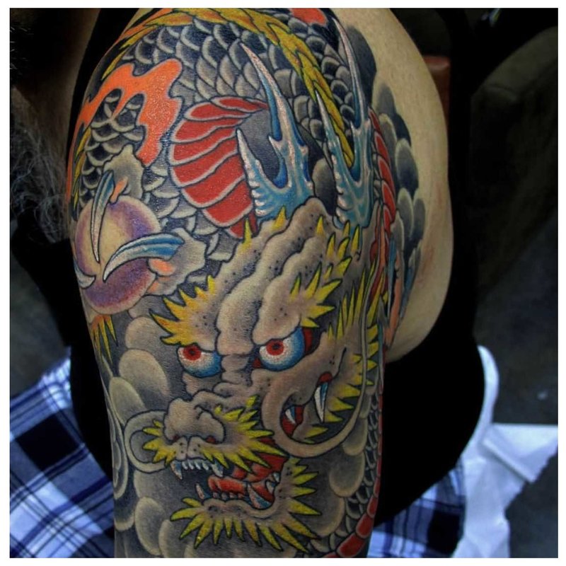 Dragon japonais sur l'épaule